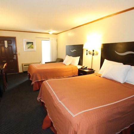 Days Inn Kansas City-Worlds Of Fun Zewnętrze zdjęcie