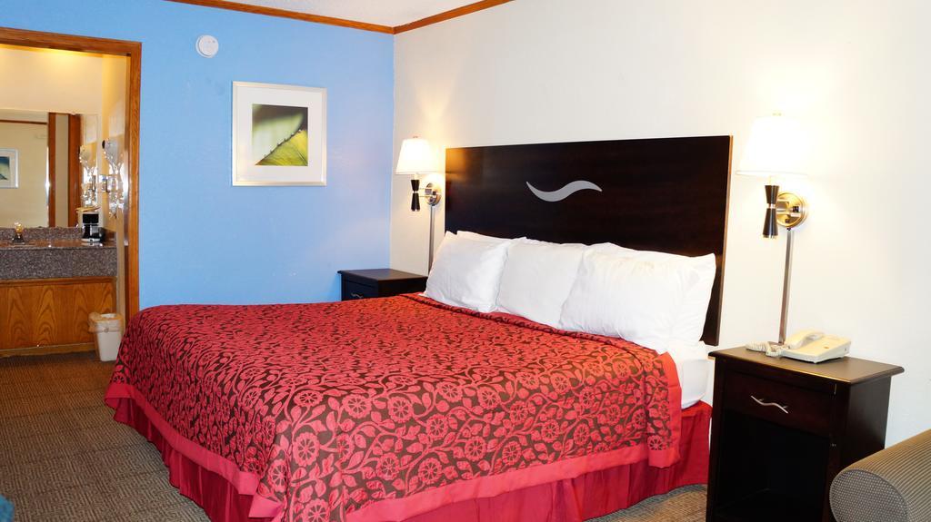 Days Inn Kansas City-Worlds Of Fun Zewnętrze zdjęcie