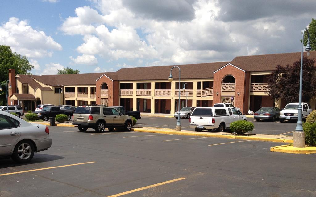 Days Inn Kansas City-Worlds Of Fun Zewnętrze zdjęcie